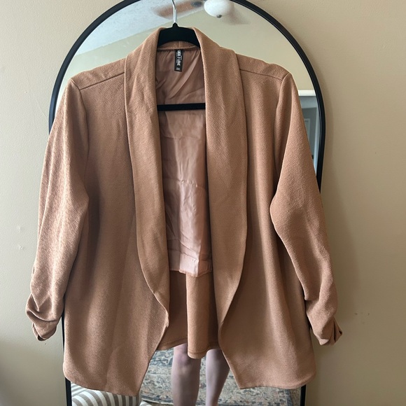 Lock & Love Jackets & Blazers - Tan Women's Open-front Blazer